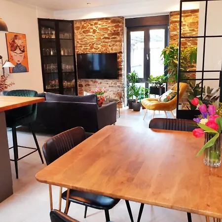 Apartment Vintage Meets Moderne *