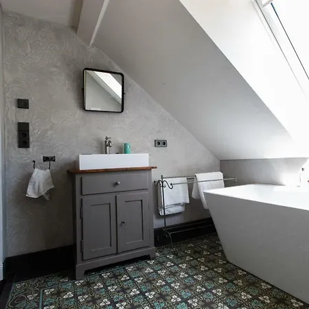 Vintage Meets Moderne Apartment *