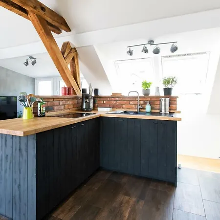 Vintage Meets Moderne