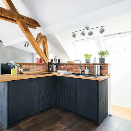 Vintage Meets Moderne Apartment *